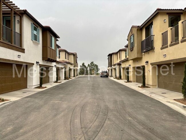 Building Photo - 8407 Gabrielino Ct