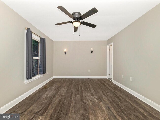 Building Photo - 14004 Daleshire Way