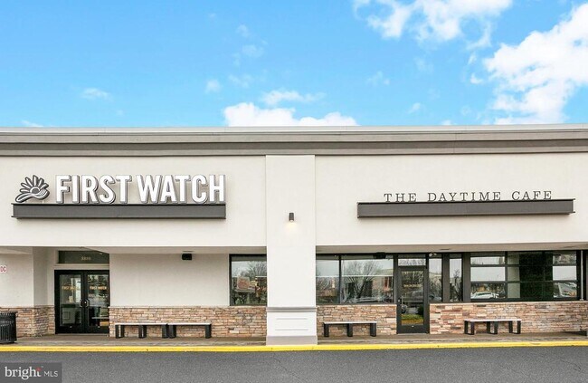 Building Photo - 3395 Lakeside View Dr