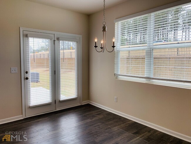 Building Photo - 49 Lauritsen Way