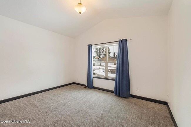 Building Photo - Luxurious Single-Level Rancher in Post Falls