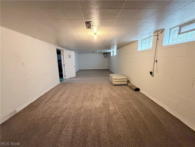 Building Photo - 3023 Torrington Ave