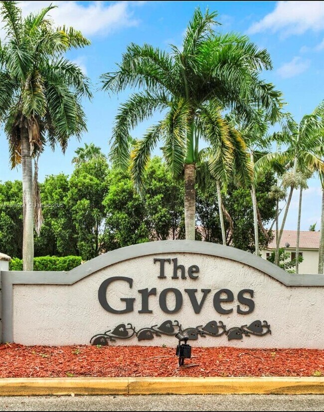 Building Photo - 1631 SE 30th St