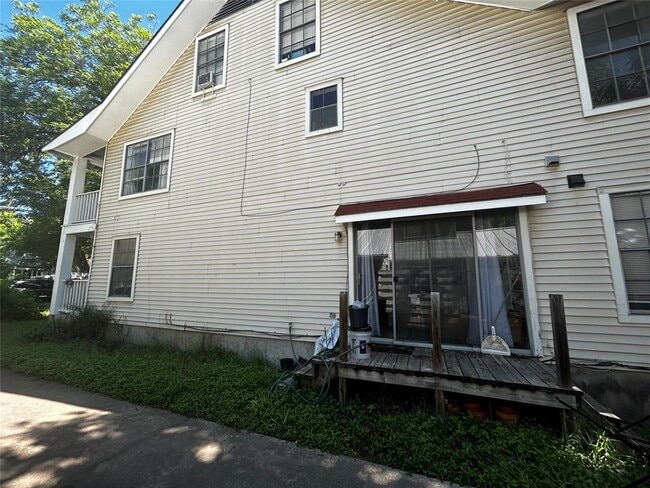 Building Photo - 4511 Avenue B