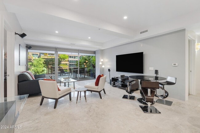 Building Photo - 7121 E Rancho Vista Dr