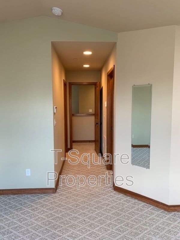 Building Photo - 14819 35th Ave W