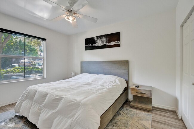 Building Photo - 2113 Tuscany Way