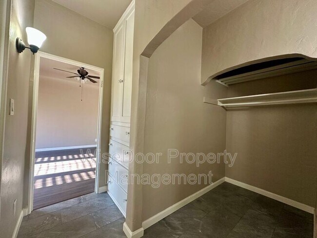 Building Photo - 1030 Leonard Ave