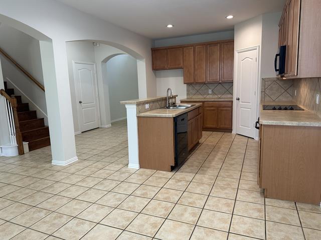 Building Photo - 2820 Cascade Cove Dr