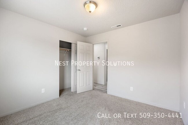 Building Photo - 935 E Mt. Adams St