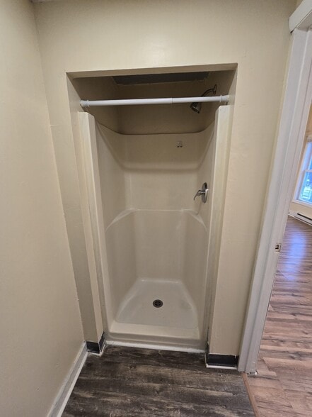 Shower - 527 Waverly St