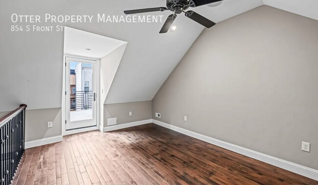 Building Photo - 854 S Front St