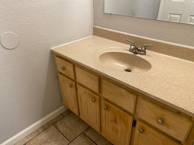 Building Photo - 259 Melwood St