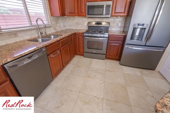 Building Photo - 3 Bedroom Home In Eagle Rock At Snow Canyon With Community Pools