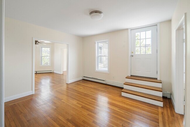 Building Photo - 37 Union St