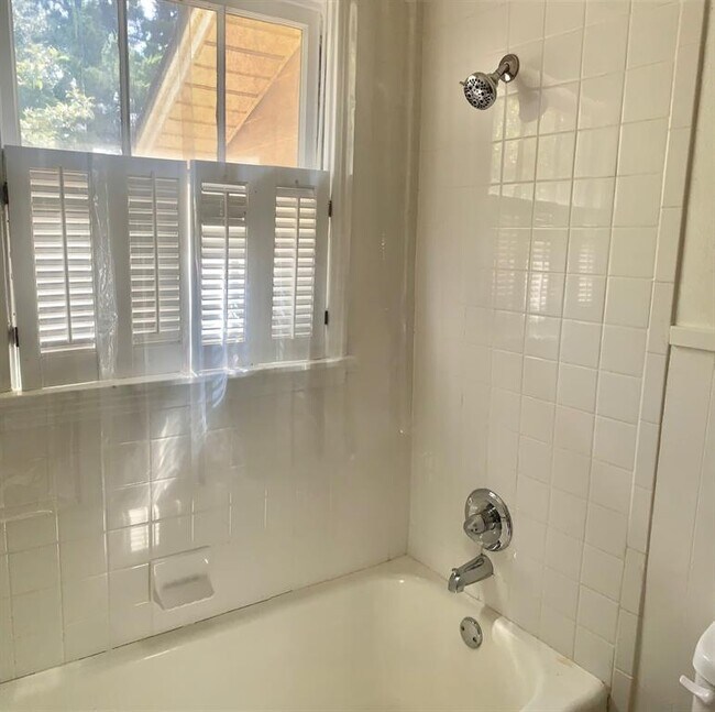 Building Photo - 1505 Ruth Ave