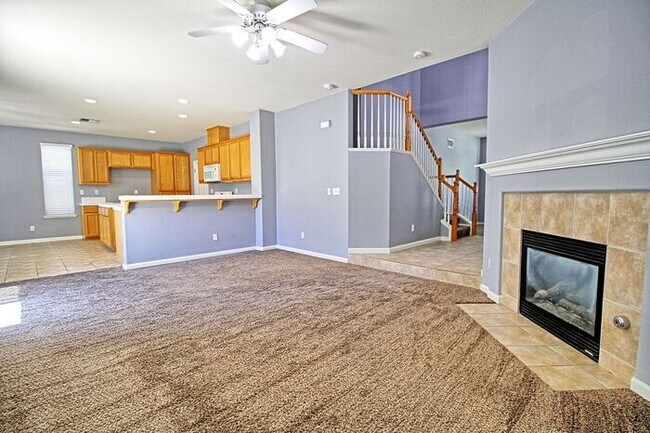 Building Photo - Lovely, Hidden Lake 4 bedroom, 2.5 bathroo...