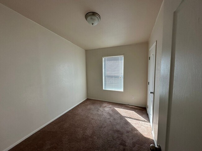 Building Photo - 1210 W Mermod St