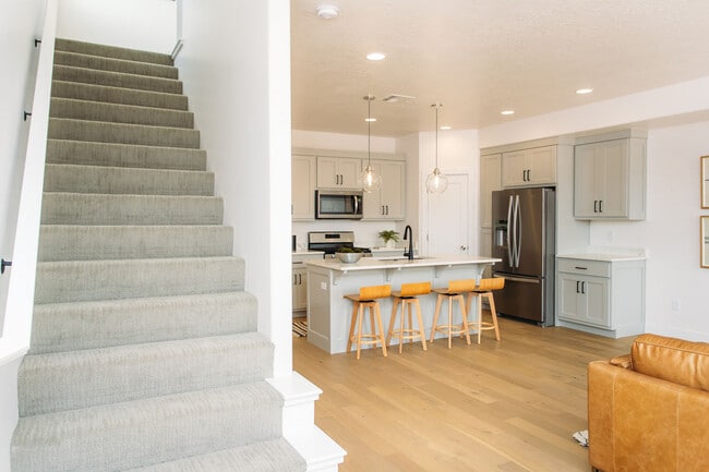 Building Photo - 2645 E Gray Birch Dr