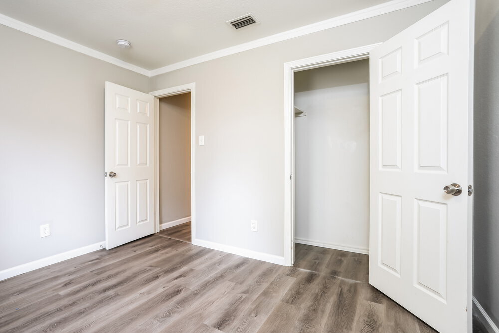 Building Photo - 4210 Glen Hollow Cir