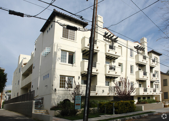 Building Photo - NOHO ARTS Courtyard Apts