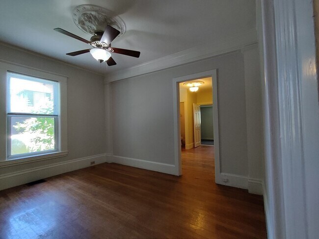 Building Photo - 411 Broadway-