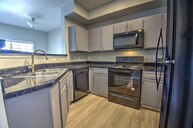 Building Photo - 2320 Gracy Farms Ln