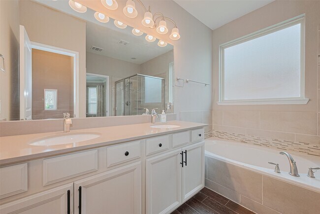 Building Photo - 5327 Silver Ledge Dr