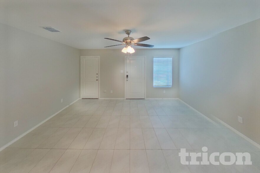 Building Photo - 6445 Middlebury Dr