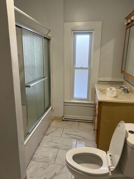 Building Photo - 55 Laurel St