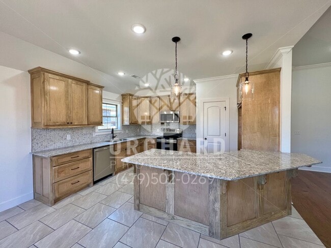 Building Photo - Tontitown- Single Family Home- Beautiful Wellington Plan- 9 Month Lease Only