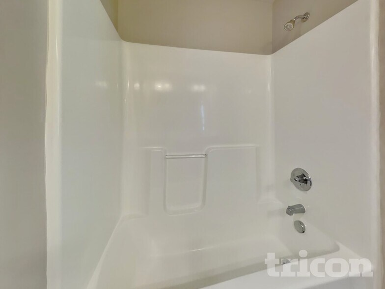 Building Photo - 132 Winter Red Wy