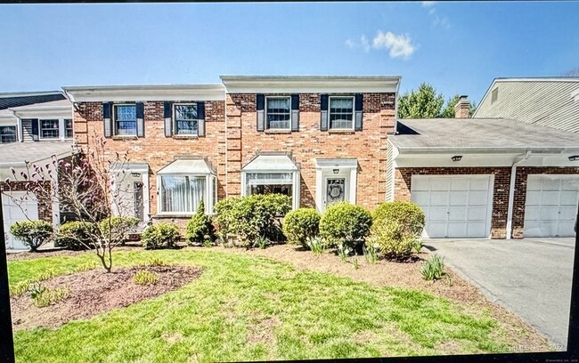 Building Photo - 136 Tunxis Village