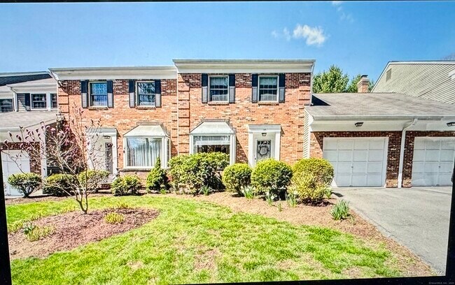 Building Photo - 136 Tunxis Vlg