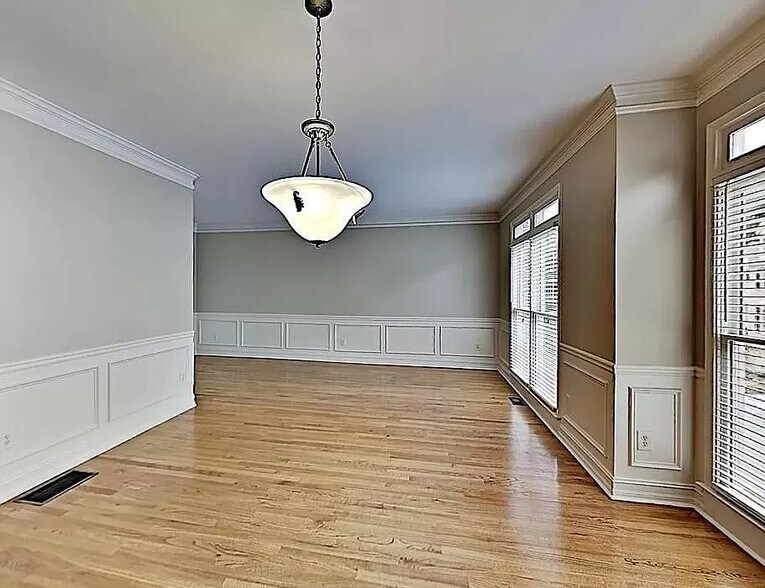 Building Photo - 7257 Village Creek Trace