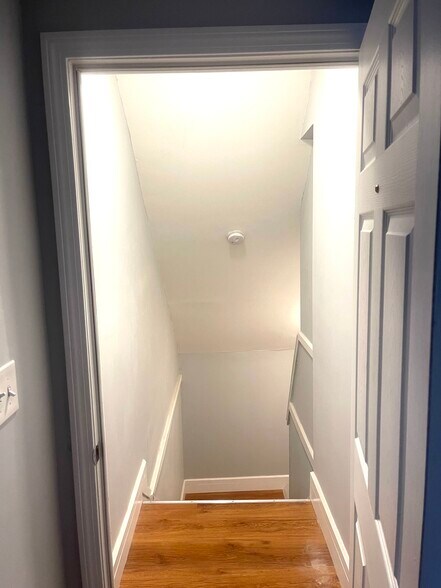 Building Photo - 26 Babson St