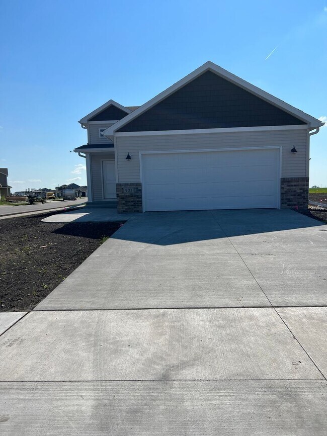 New 4 Bedroom/3 Bathroom House 921 46th Ave S Moorhead MN 56560