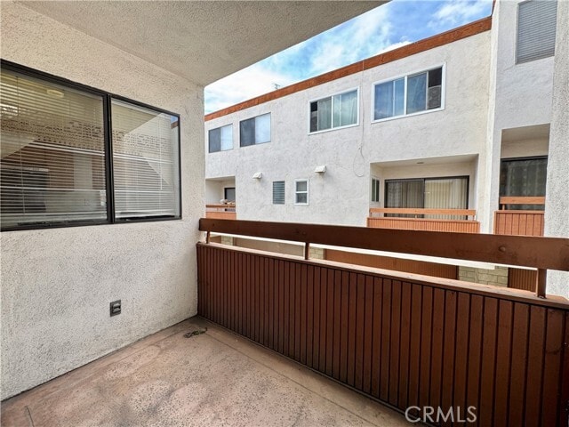 Building Photo - 402 S Garfield Ave