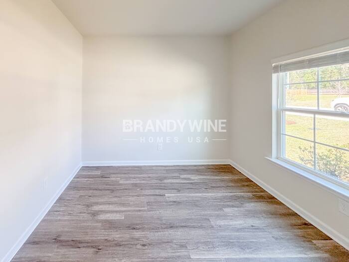 Building Photo - 510 Glenmanor Dr