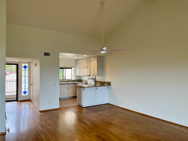 Building Photo - 3151 Vista Rica