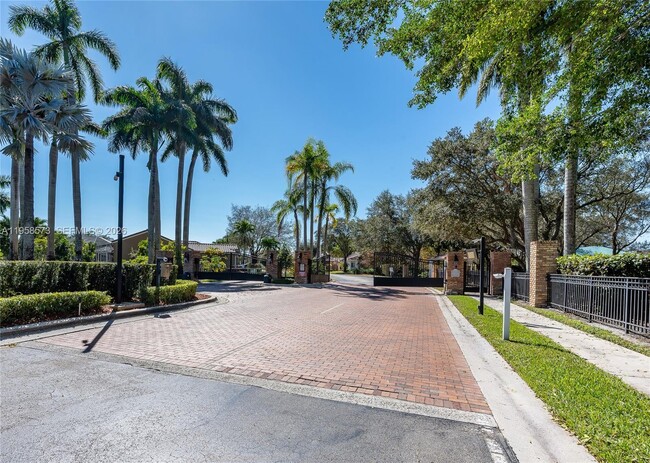 Building Photo - 405 SW 198th Terrace