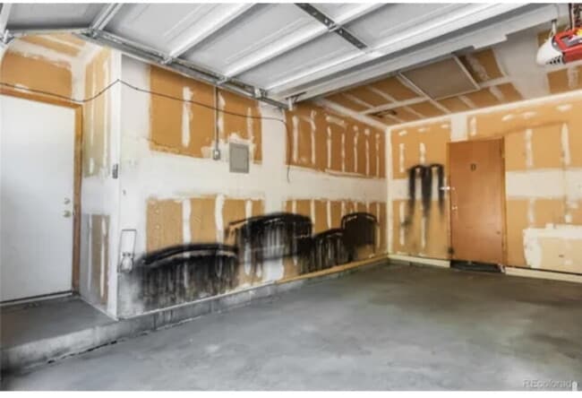 Building Photo - "Spacious 3-Bed, 3-Bath Condo in Aurora's ...