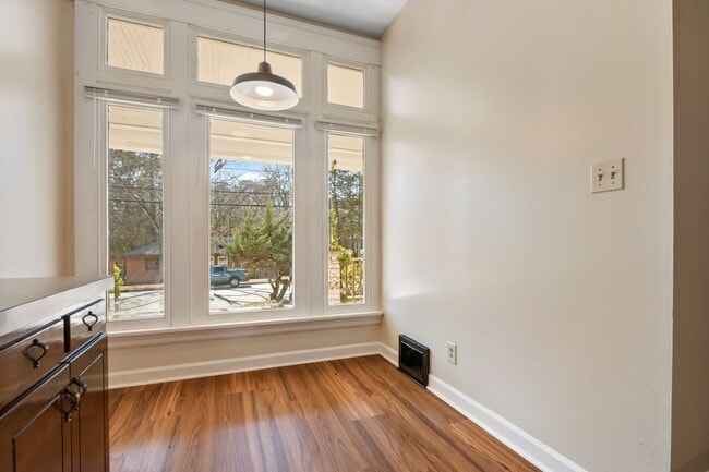 Building Photo - 1113 Camden Ave