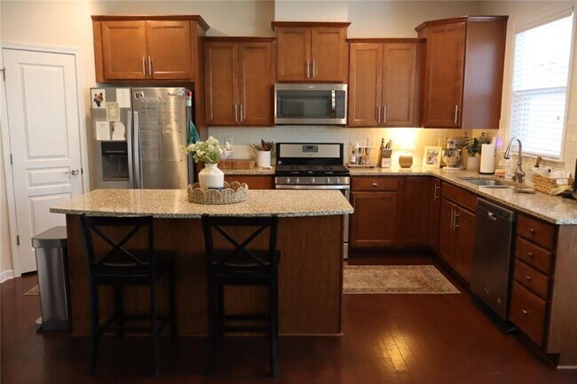 Building Photo - 701 Woodbridge Dr