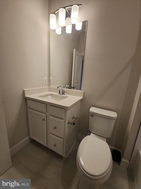 Building Photo - 6730 Belcrest Rd