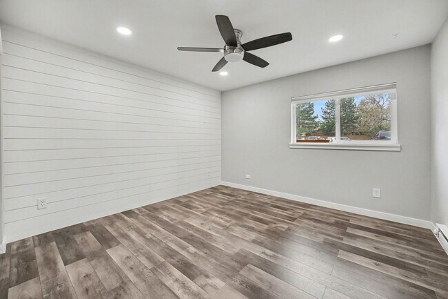 Building Photo - Spacious 1 Bed 1 Bath in the heart of Aurora!