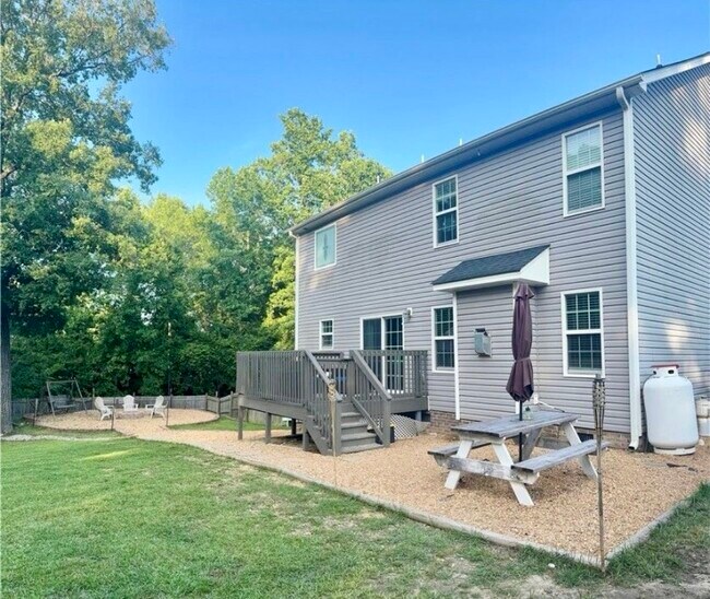 Building Photo - 263 Autumn Ln