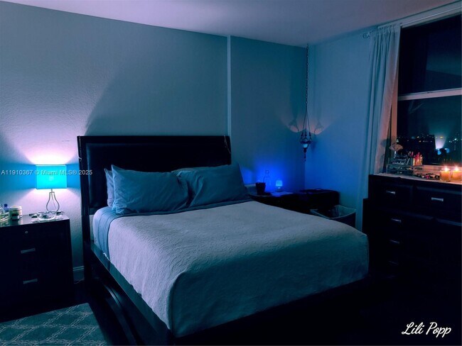 Building Photo - 1625 Kennedy Cswy