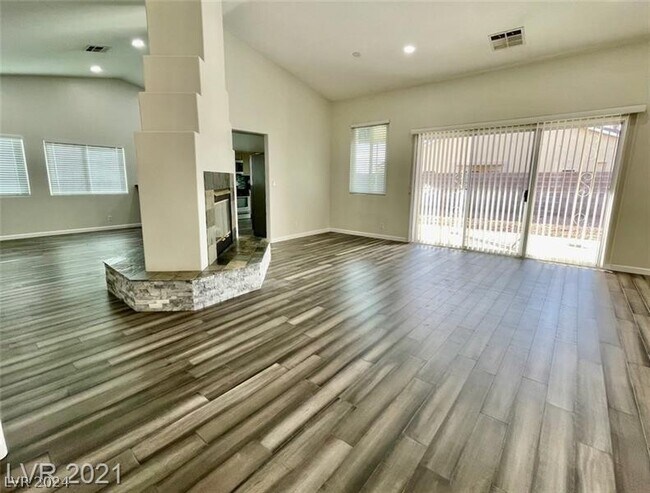 Building Photo - 6401 Quantum Ln