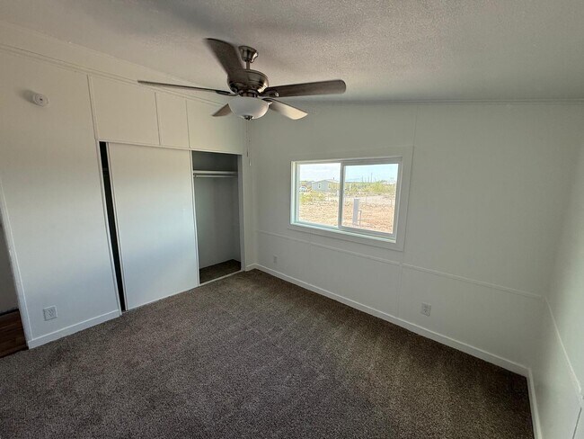 Building Photo - 13687 S Hound Dog Rd